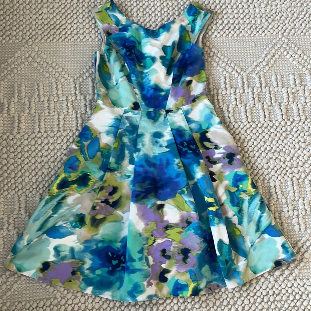 Women’s dress